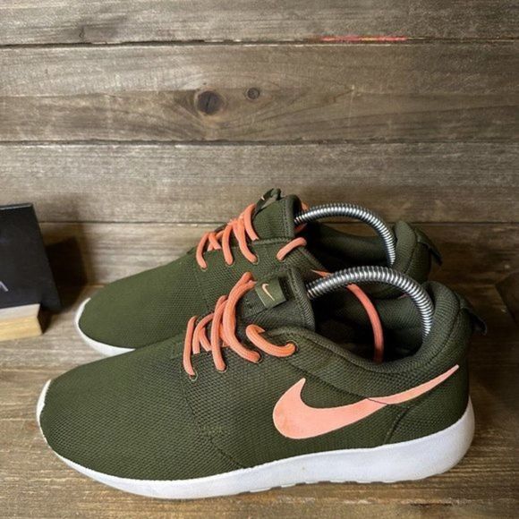 Womens Nike‎ Roshe One Legion Olive Green Athletic Shoes Sneakers Size 9.5 M GUC - Picture 2 of 7